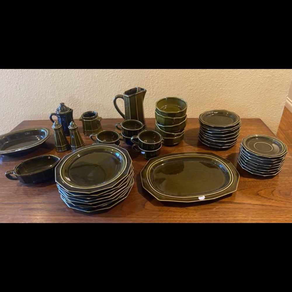 Vintage Pfaltzgraff Heritage Green Full Set